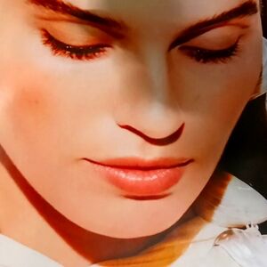 💲🤩2 For 10 Milani full size lipstick "Sweet Nectar" 01 and bonus cosmetics.